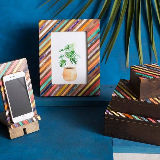 Banka Mundi Phone Stand — Handcrafted Wood &amp; Bone Inlay